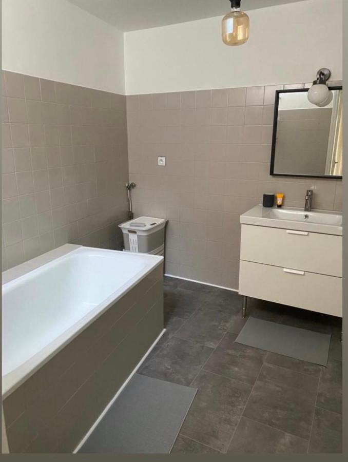 Appartement De Charme Au Coeur Du Centre Ville . Мийо Екстериор снимка
